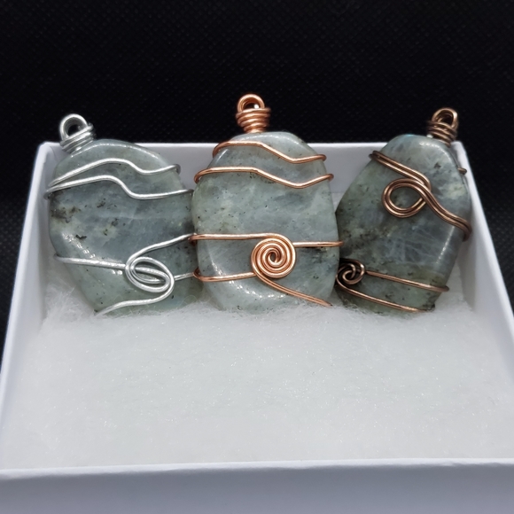 Wire wrapped labradorite necklace pendants. - Picture 1 of 5